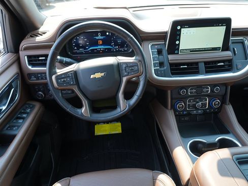 Used 2022 Chevrolet Suburban High Country AWD/4WD image 20
