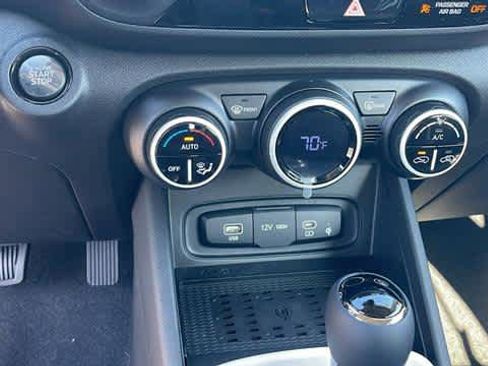 New 2025 Hyundai Venue Limited image 16