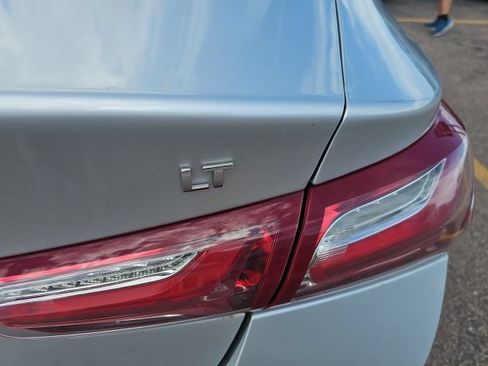 Used 2021 Chevrolet Malibu LT FWD image 5