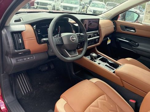 New 2026 Nissan Pathfinder Platinum w/ Cargo Package FWD image 9
