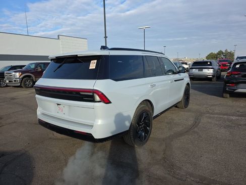 Used 2025 Lincoln Navigator Reserve w/ Jet Appearance Package image 2