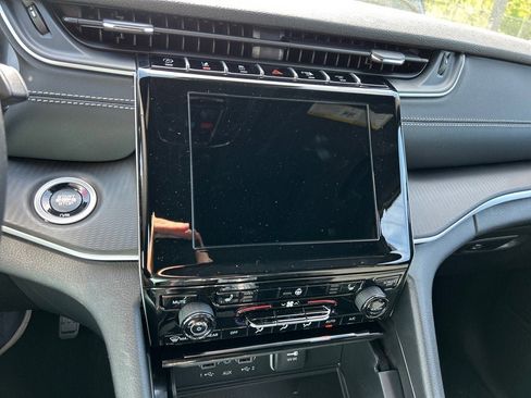 New 2025 Jeep Grand Cherokee L Altitude image 14