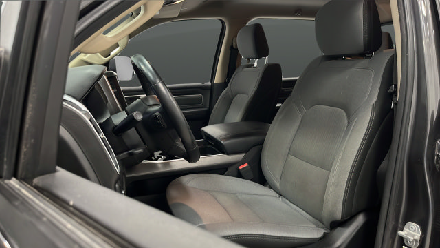Used 2019 RAM 1500 Big Horn AWD/4WD image 9