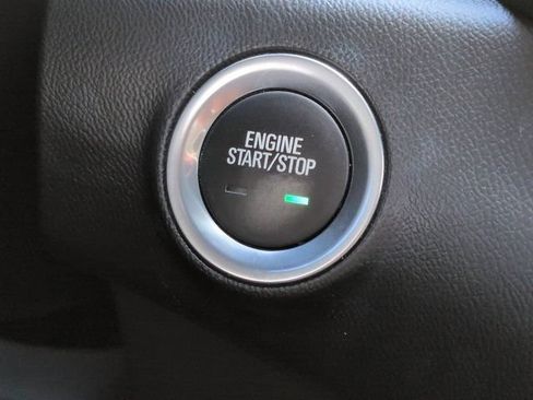 Used 2024 GMC Terrain SLE w/ Driver Convenience Package FWD image 26