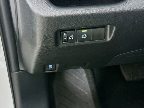 Used 2025 Toyota RAV4 XLE image 17