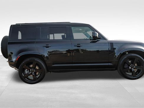 New 2026 Land Rover Defender 110 X-Dynamic SE AWD/4WD image 4