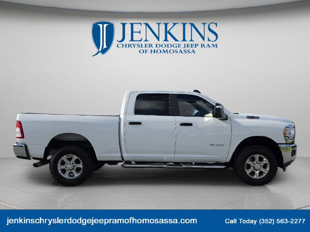 Used 2024 RAM 2500 Big Horn AWD/4WD image 3