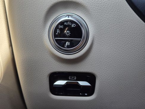 Used 2024 Mercedes-Benz C 300 Sedan image 22