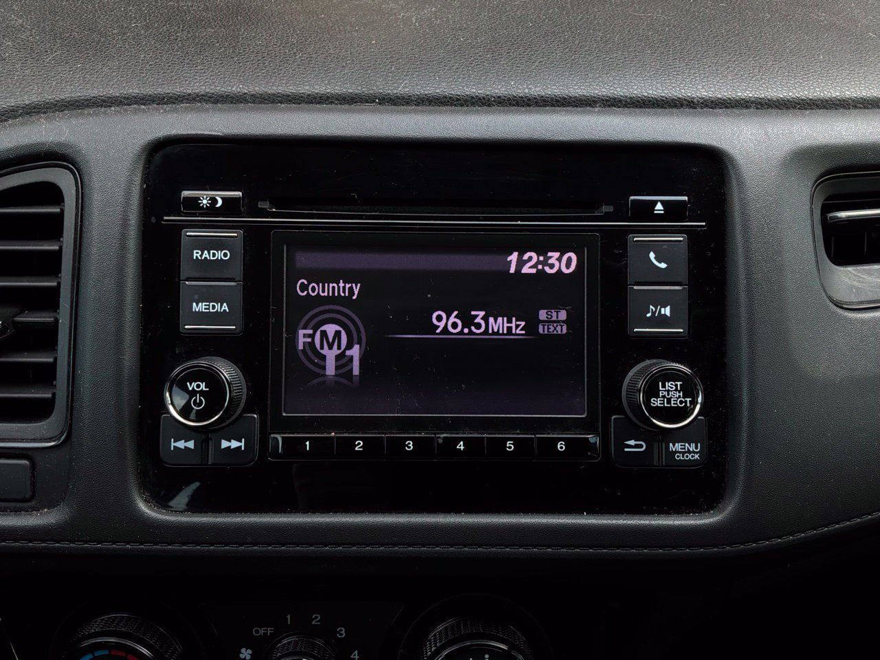 Used 2021 Honda HR-V LX image 23