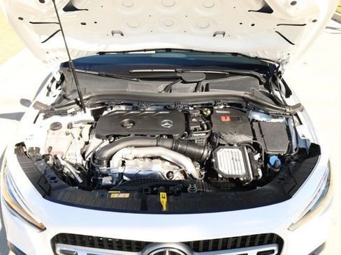 Certified 2025 Mercedes-Benz GLA 250 image 11