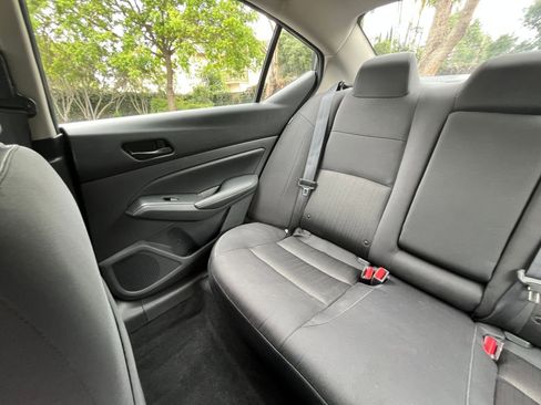 Used 2025 Nissan Altima 2.5 SV FWD image 39