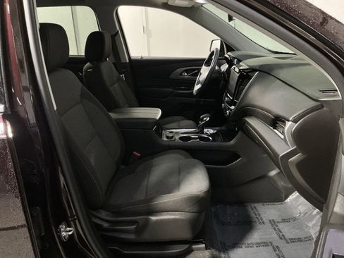 Used 2021 Chevrolet Traverse LT image 34