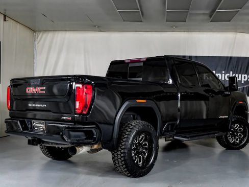 Used 2020 GMC Sierra 2500 AT4 w/ AT4 Preferred Package AWD/4WD image 8