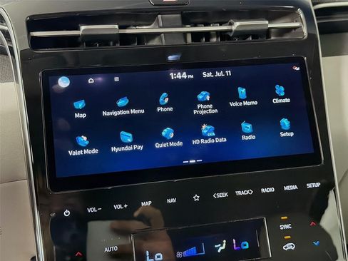 Certified 2023 Hyundai Tucson Limited w/ Winter Package AWD/4WD image 14