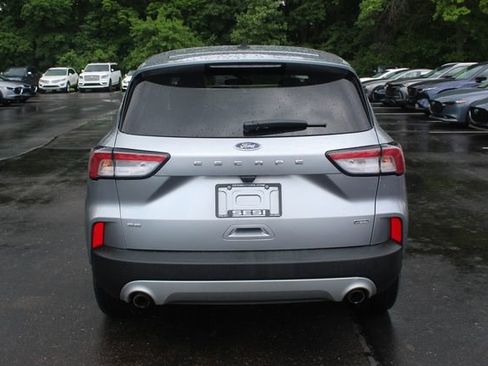 Used 2022 Ford Escape SE w/ Convenience Package FWD image 4