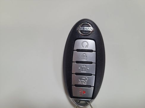 Used 2020 Nissan Rogue SV FWD image 32
