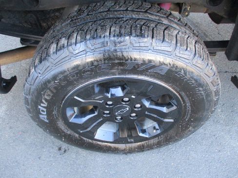 Used 2018 Chevrolet Silverado 1500 LT w/ All Star Edition image 13