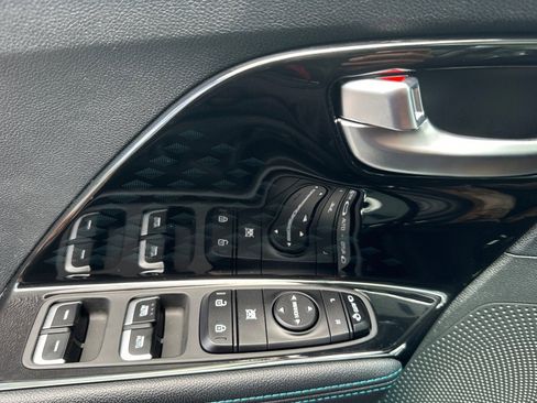 Certified 2022 Kia Niro EX Premium FWD image 13
