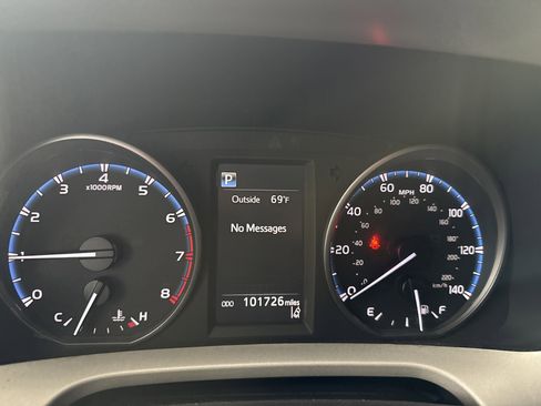 Used 2017 Toyota RAV4 LE w/ All Weather Liner Package image 31