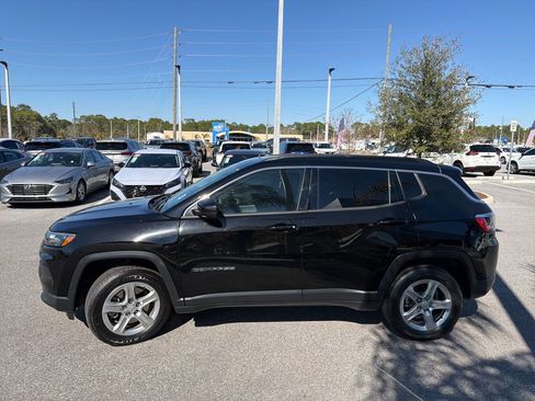 Used 2023 Jeep Compass Latitude w/ Sun and Sound Group image 4
