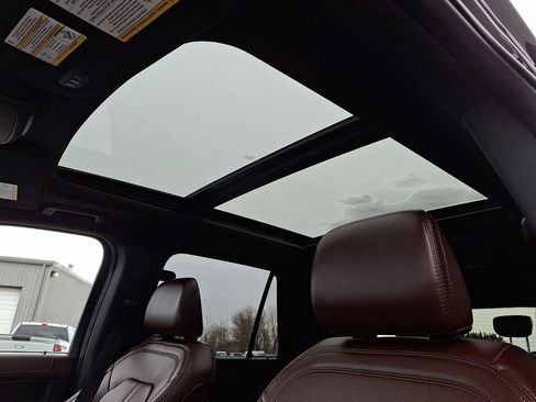 Used 2024 Ford Expedition Limited image 15