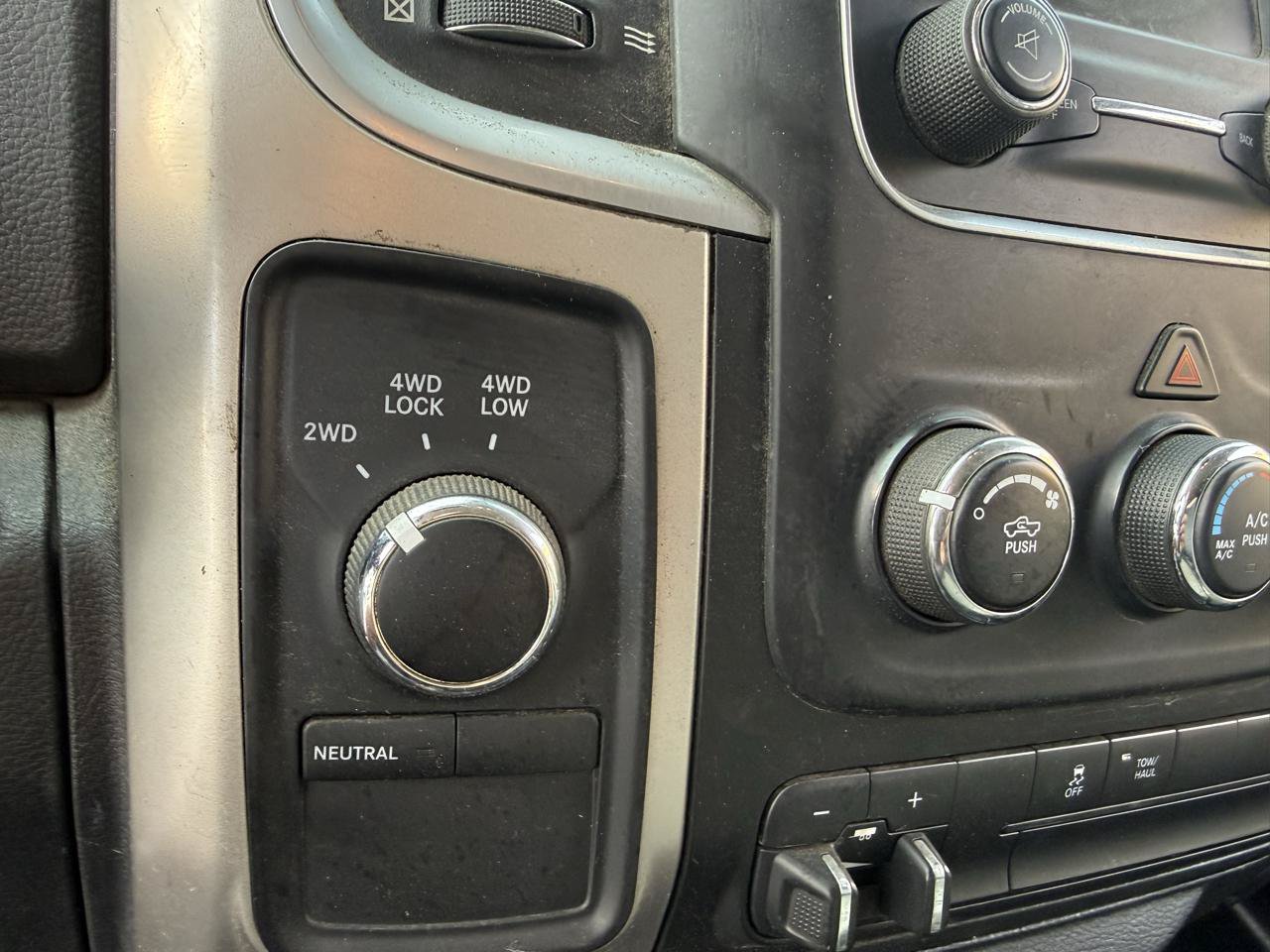 Used 2018 RAM 2500 SLT AWD/4WD image 26
