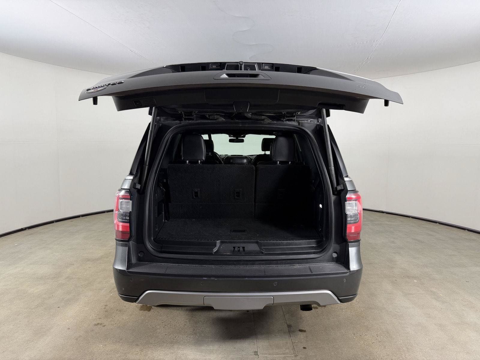 Used 2019 Ford Expedition Limited w/ Equipment Group 301A AWD/4WD image 9