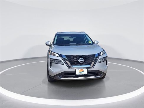 Used 2022 Nissan Rogue SL w/ SL Premium Package image 3