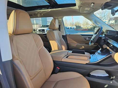 New 2025 INFINITI QX80 Luxe image 12