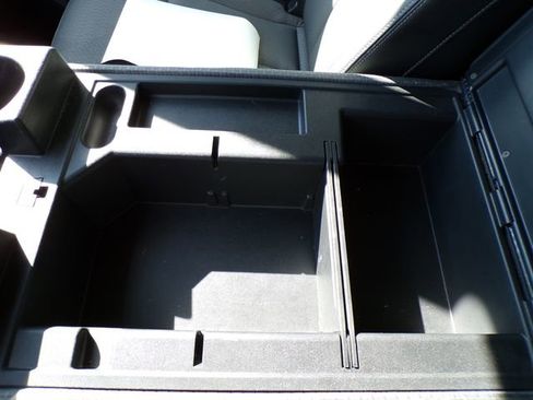 Used 2019 Nissan Titan S w/ S Utility Package image 29