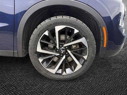 Used 2022 Mitsubishi Outlander SE image 11