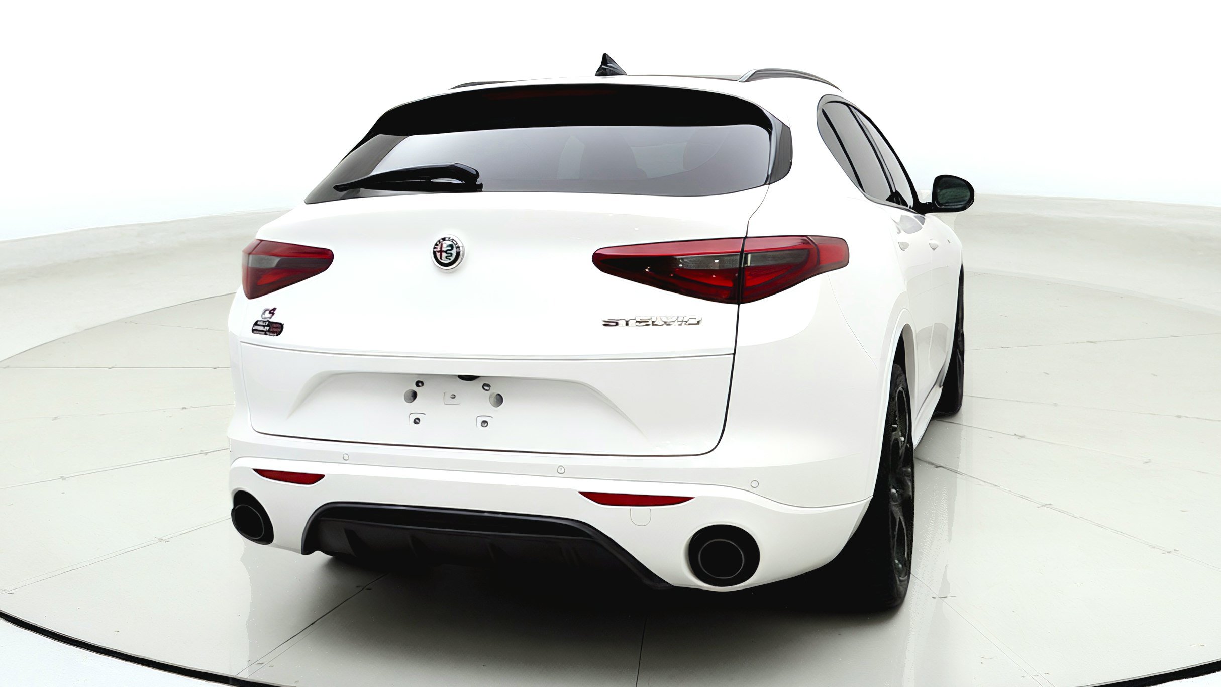 Used 2022 Alfa Romeo Stelvio Veloce AWD/4WD image 6