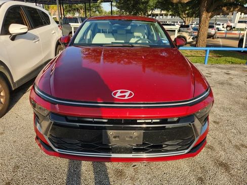 Used 2025 Hyundai Sonata SEL FWD image 2