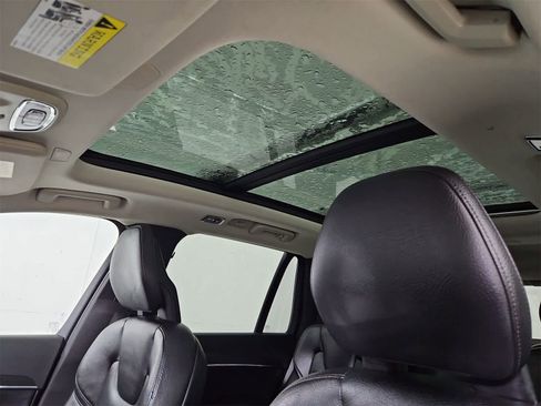 Used 2020 Volvo XC90 T6 Momentum image 19