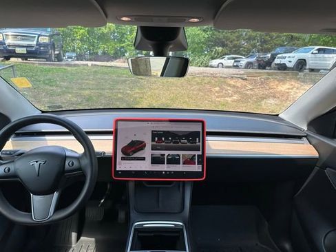 Used 2022 Tesla Model Y Long Range AWD/4WD image 24