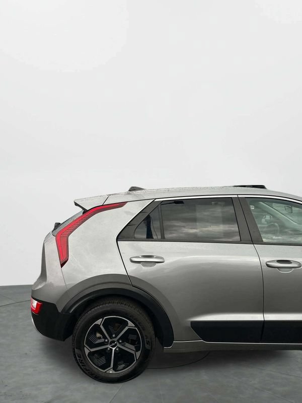 Used 2023 Kia Niro LX FWD image 31