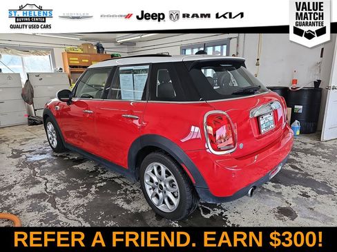 Used 2019 MINI Cooper 4-Door Hardtop w/ Premium Package FWD image 4