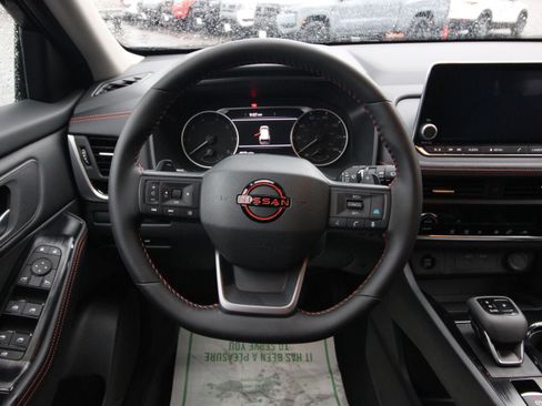 Certified 2025 Nissan Rogue SV AWD/4WD image 13