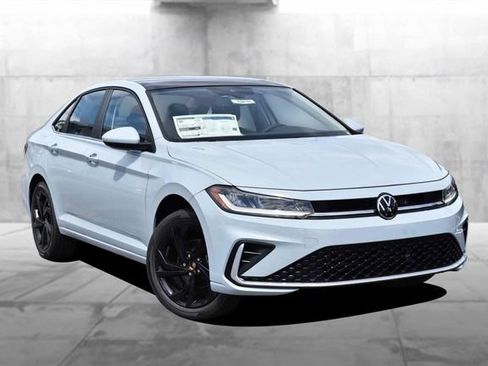 New 2026 Volkswagen Jetta SE FWD image 2
