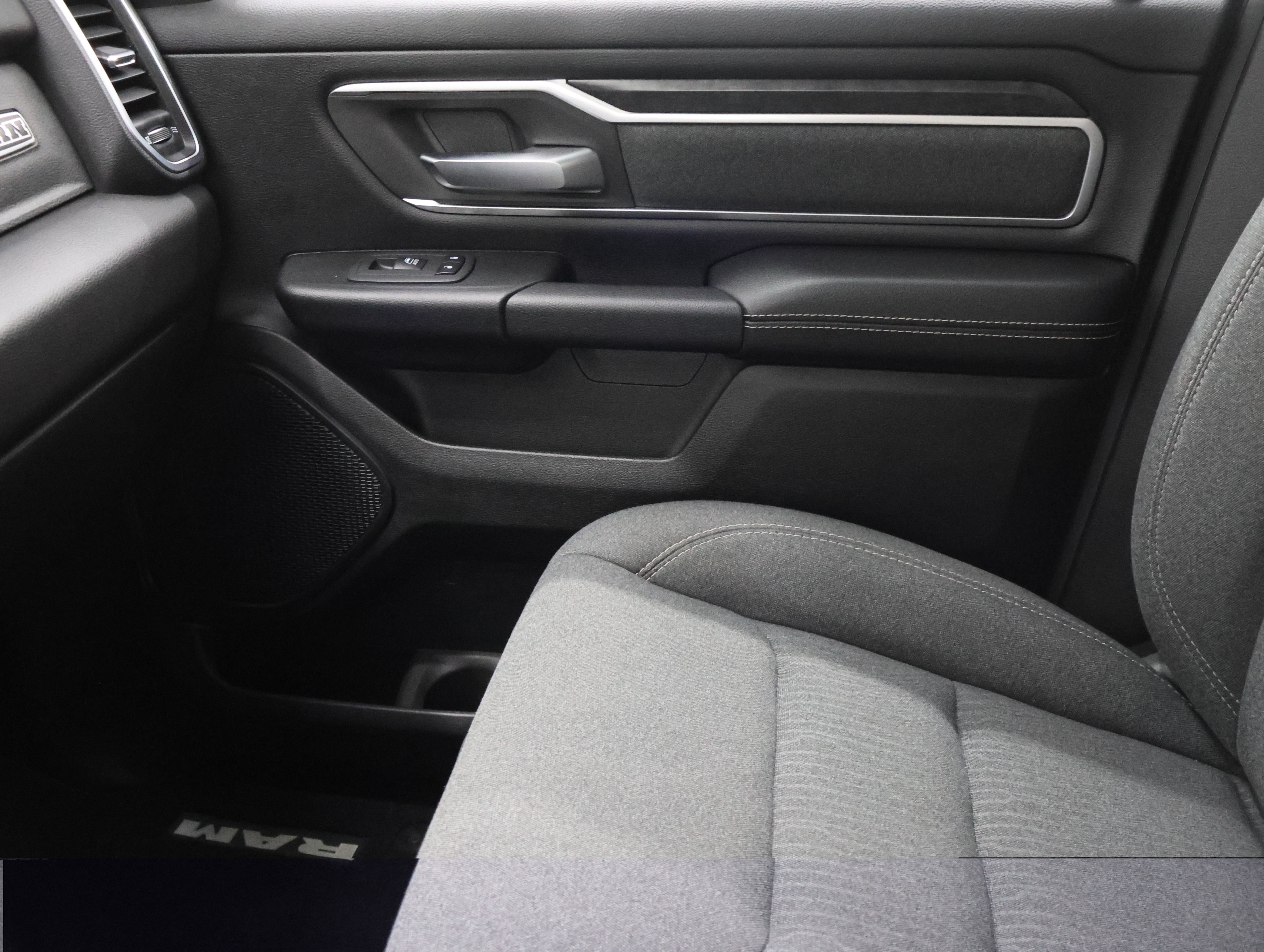 Used 2020 RAM 1500 Big Horn AWD/4WD image 13