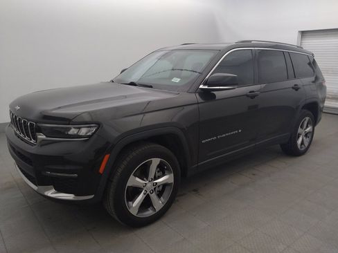 Used 2022 Jeep Grand Cherokee L Limited AWD/4WD image 2