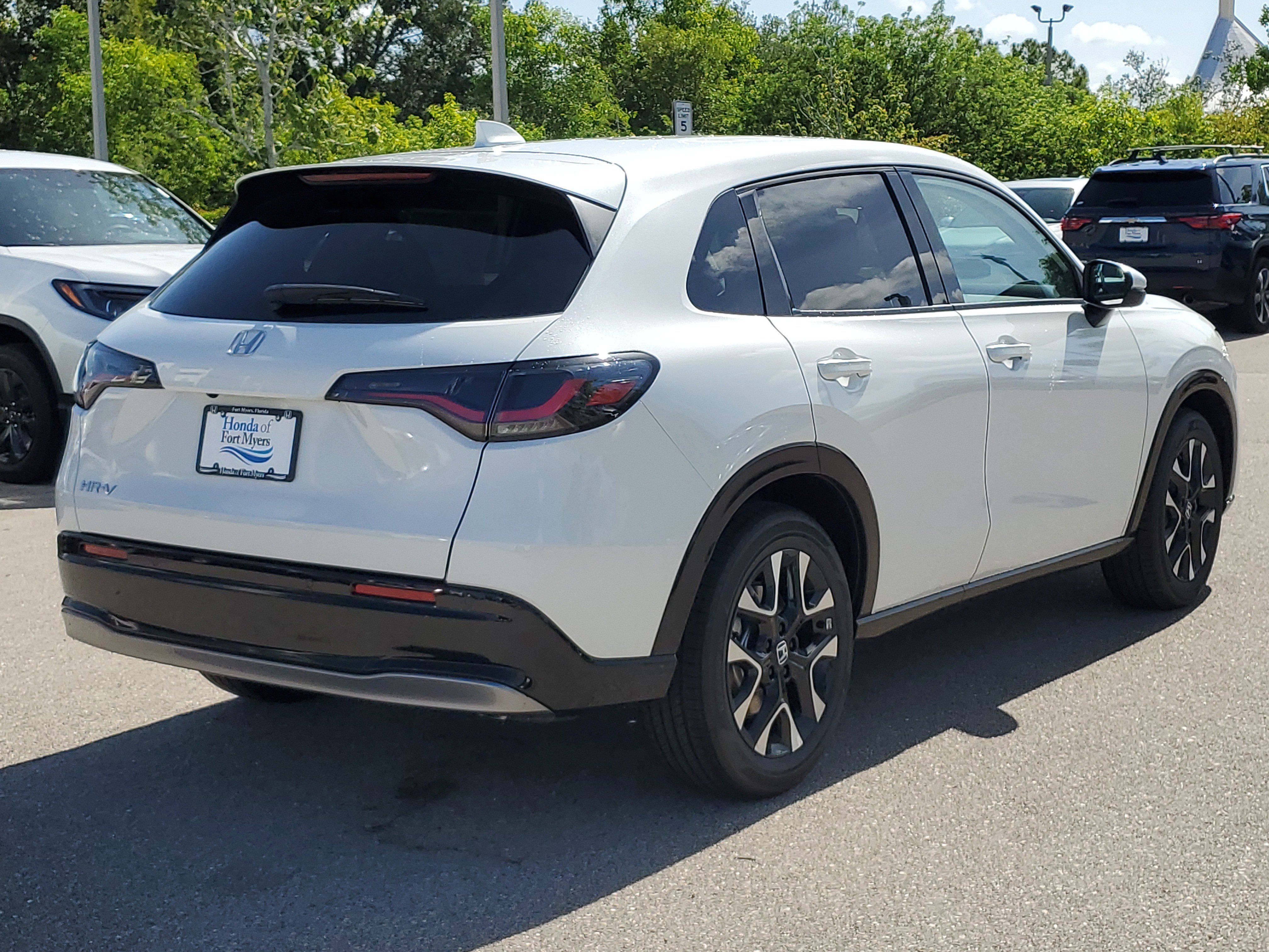 New 2027 Honda HR-V EX-L image 3