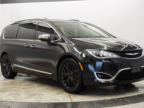 Certified 2018 Chrysler Pacifica Limited image 7