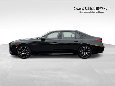 Certified 2025 BMW i7 xDrive60 AWD/4WD image 2
