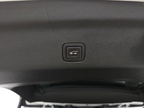 Used 2021 Cadillac Escalade Premium Luxury w/ Driver Assist Tech Package AWD/4WD image 7