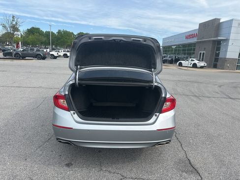 Used 2022 Honda Accord Touring image 11