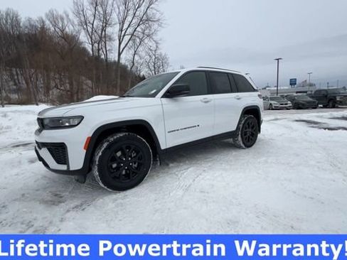 Used 2026 Jeep Grand Cherokee Altitude AWD/4WD image 4