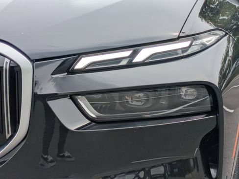 Used 2025 BMW X7 xDrive40i AWD/4WD image 10