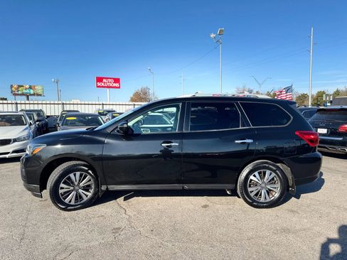 Used 2017 Nissan Pathfinder SV image 6