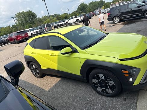 Used 2024 Hyundai Kona SEL FWD image 3
